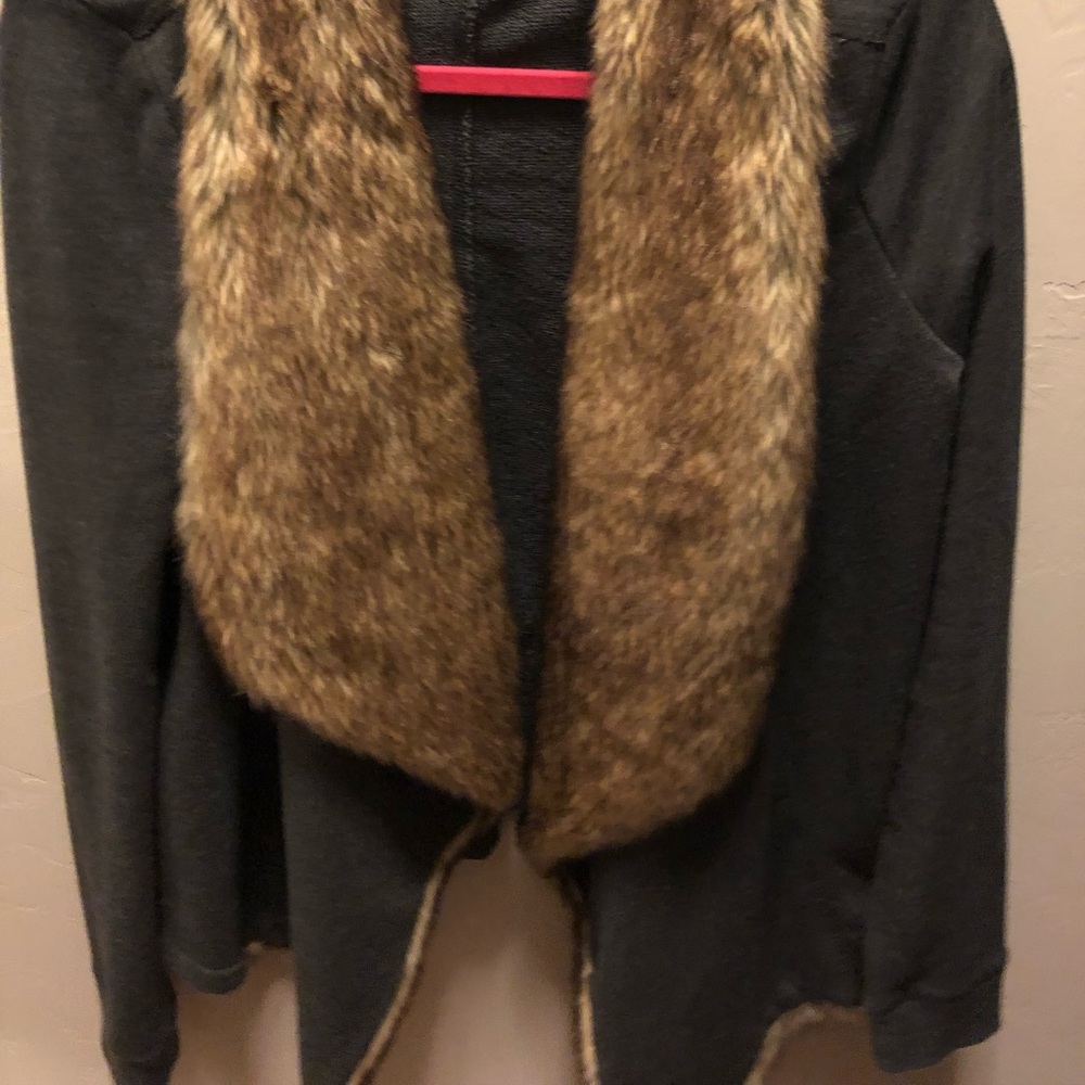 Blue cardigan with fur